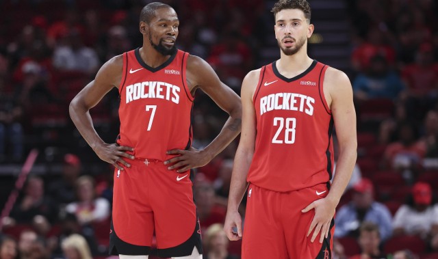 又是14次失误！把球给谢泼德吧，申京赛后被批评，乌度卡把话挑明