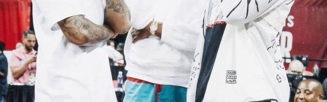 登录入口-现任队友“反目成仇”？詹姆斯和韦少彼此视而不见